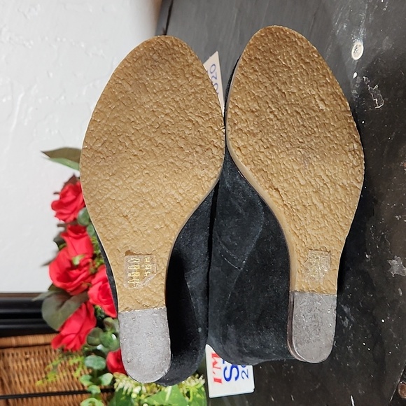 TILA MARCH PARIS Size 39 Black Suede Wedge Heel - Picture 9 of 12